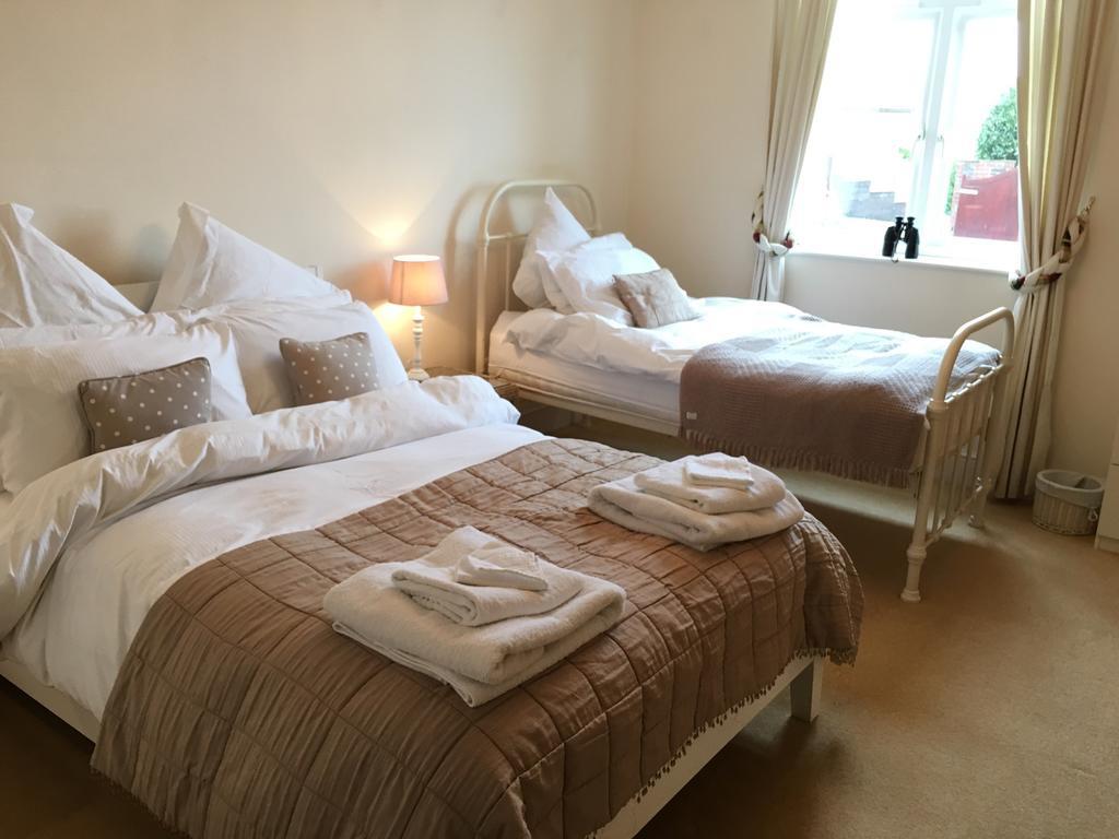 Appletree Court House Bed and Breakfast Dartmouth Esterno foto